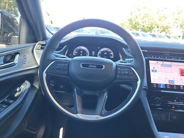 new 2025 Jeep Grand Cherokee car, priced at $43,915