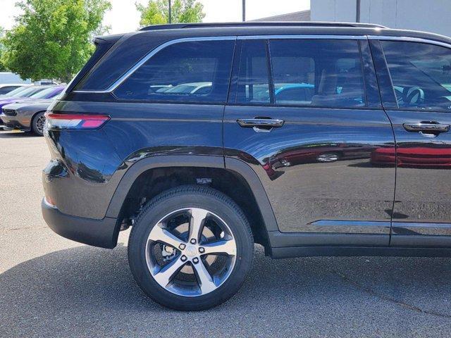 new 2024 Jeep Grand Cherokee car, priced at $49,698