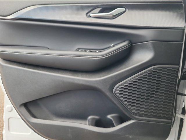 new 2025 Jeep Grand Cherokee car, priced at $41,130