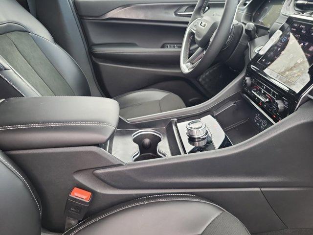 new 2025 Jeep Grand Cherokee car, priced at $41,130