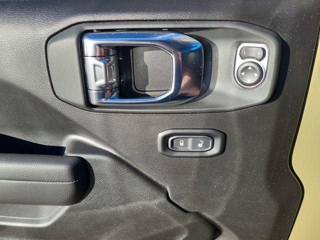 new 2025 Jeep Wrangler car, priced at $45,095
