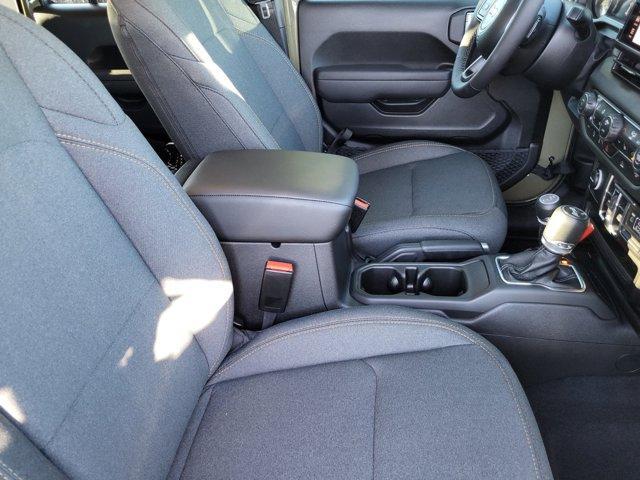 new 2025 Jeep Wrangler car, priced at $45,095