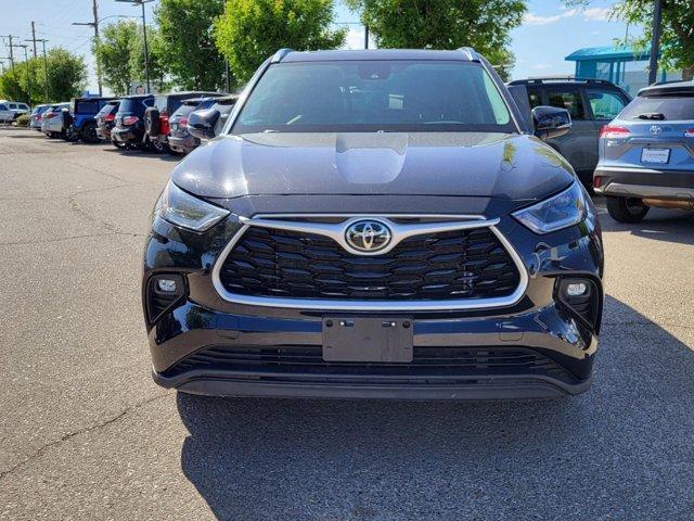 used 2021 Toyota Highlander car, priced at $33,388