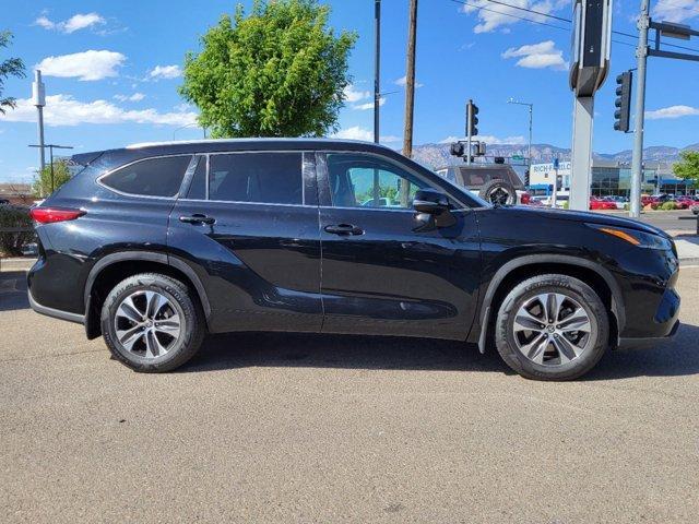 used 2021 Toyota Highlander car, priced at $33,388