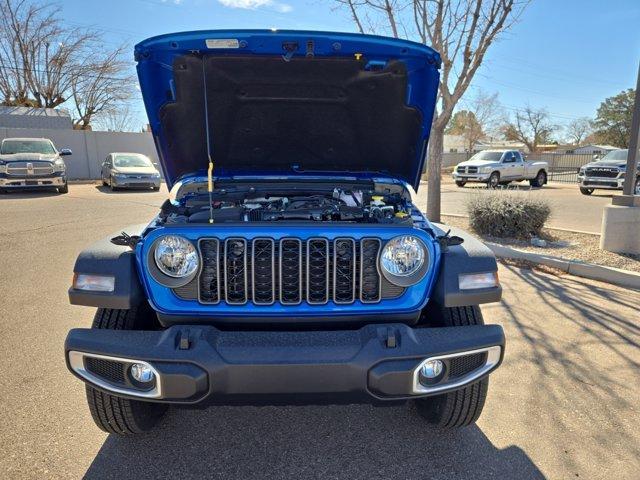 new 2025 Jeep Gladiator car, priced at $40,598