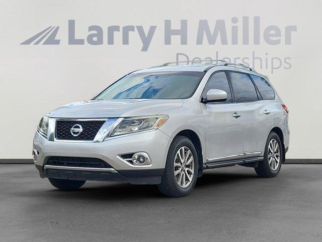 used 2014 Nissan Pathfinder car, priced at $10,995