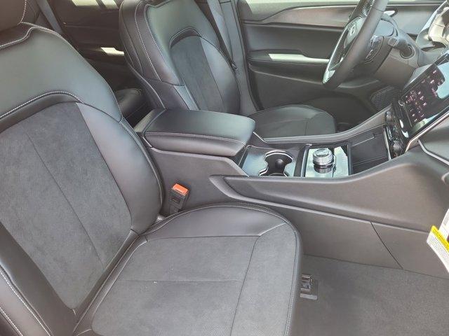 new 2025 Jeep Grand Cherokee car, priced at $39,955