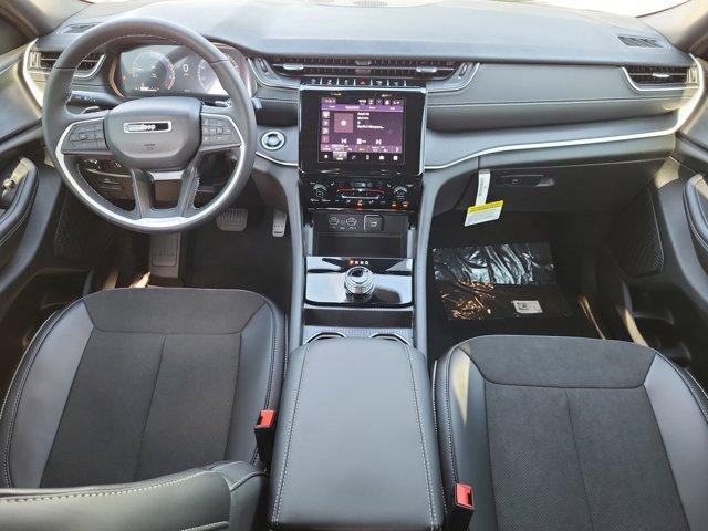 new 2025 Jeep Grand Cherokee car, priced at $42,150