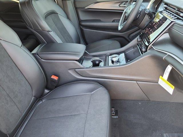 new 2025 Jeep Grand Cherokee car, priced at $42,150
