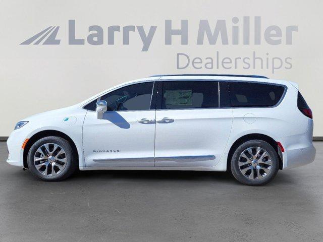 new 2024 Chrysler Pacifica Hybrid car, priced at $50,972