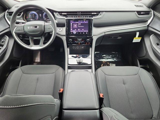 new 2025 Jeep Grand Cherokee car, priced at $36,800