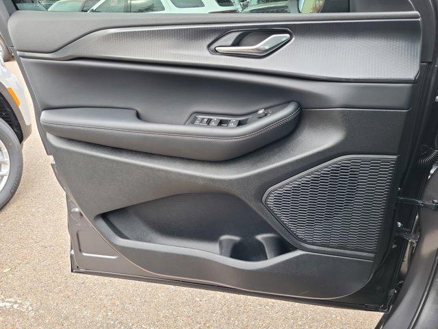 new 2025 Jeep Grand Cherokee car, priced at $36,800