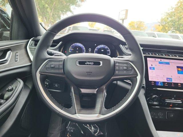 new 2025 Jeep Grand Cherokee car, priced at $43,915