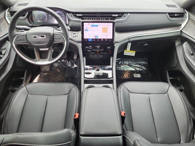 new 2025 Jeep Grand Cherokee car, priced at $43,915