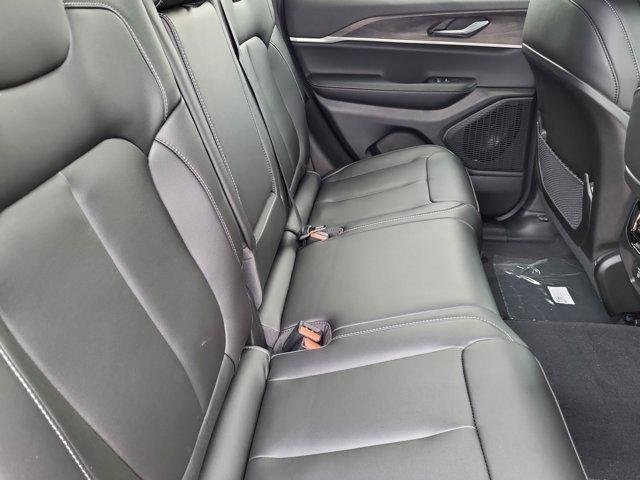 new 2025 Jeep Grand Cherokee car, priced at $43,915