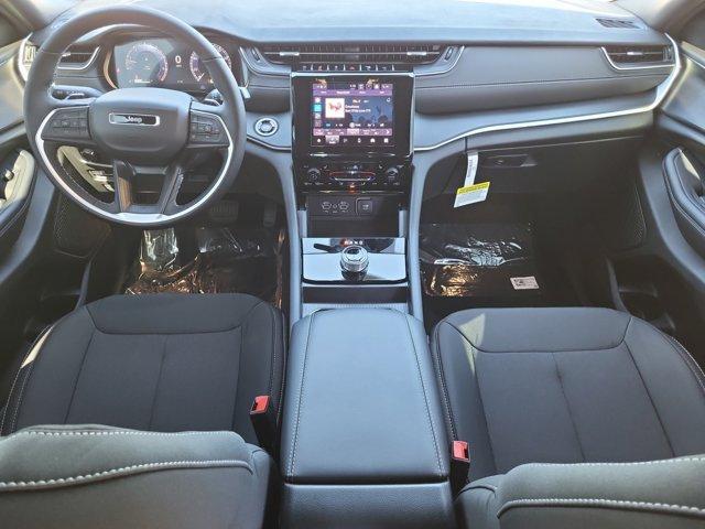 new 2025 Jeep Grand Cherokee car, priced at $39,590