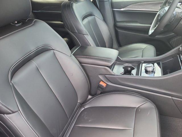 new 2025 Jeep Grand Cherokee L car, priced at $40,195