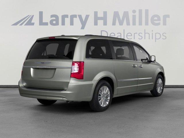 used 2013 Chrysler Town & Country car