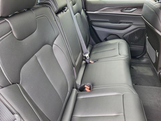 new 2025 Jeep Grand Cherokee car, priced at $40,376