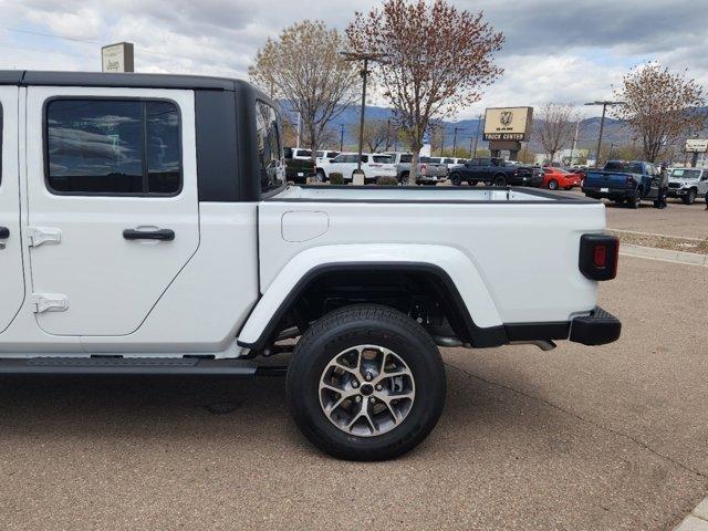 new 2024 Jeep Gladiator car, priced at $48,073