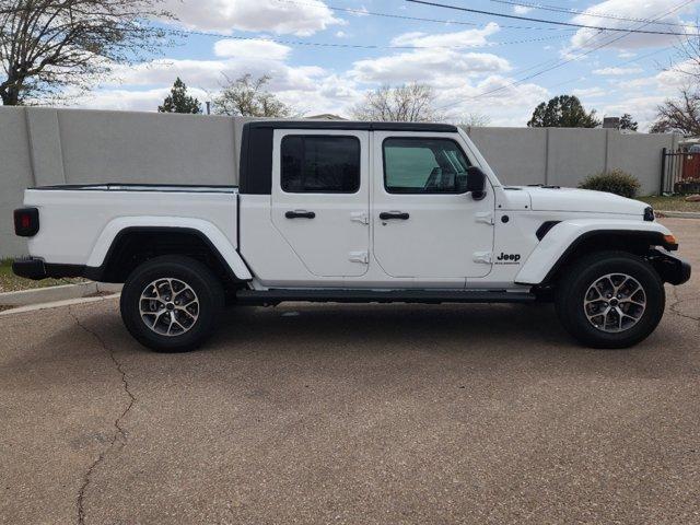 new 2024 Jeep Gladiator car, priced at $48,073