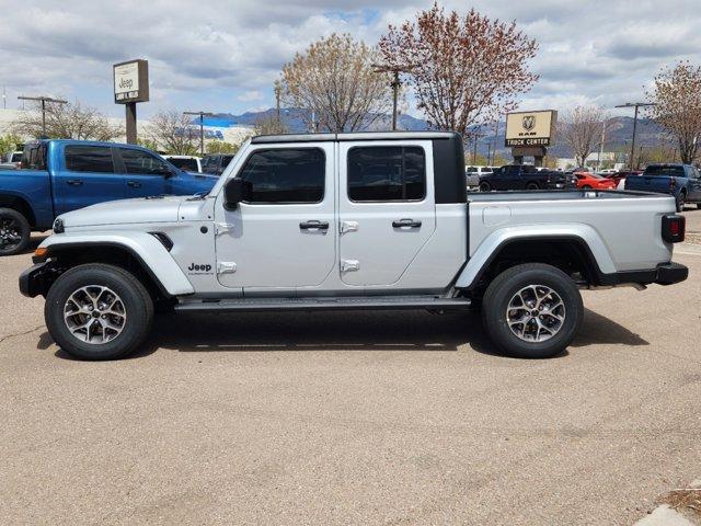 new 2024 Jeep Gladiator car, priced at $47,058