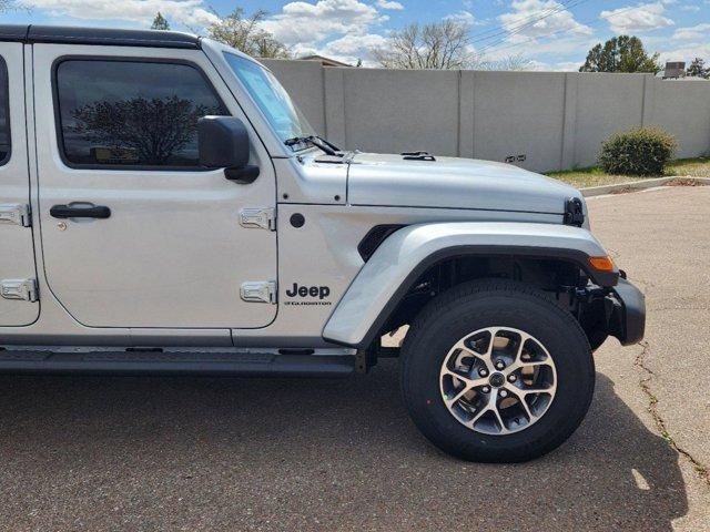 new 2024 Jeep Gladiator car, priced at $47,418