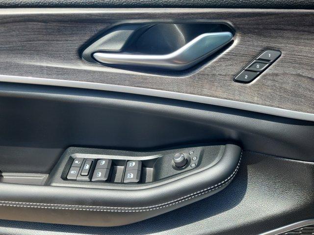 new 2025 Jeep Grand Cherokee car, priced at $52,941