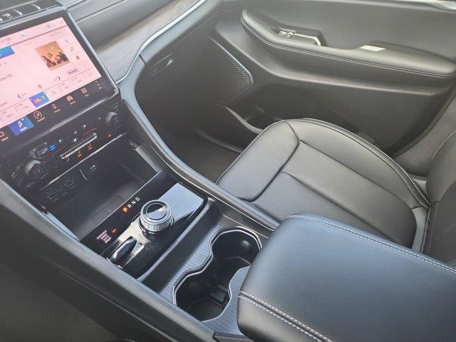 new 2025 Jeep Grand Cherokee car, priced at $52,941