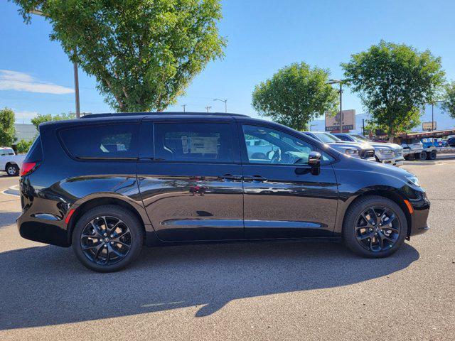 new 2023 Chrysler Pacifica car, priced at $50,552