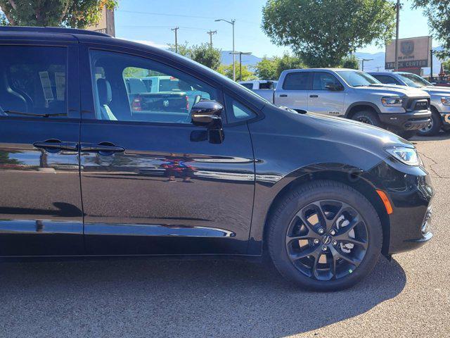 new 2023 Chrysler Pacifica car, priced at $51,552