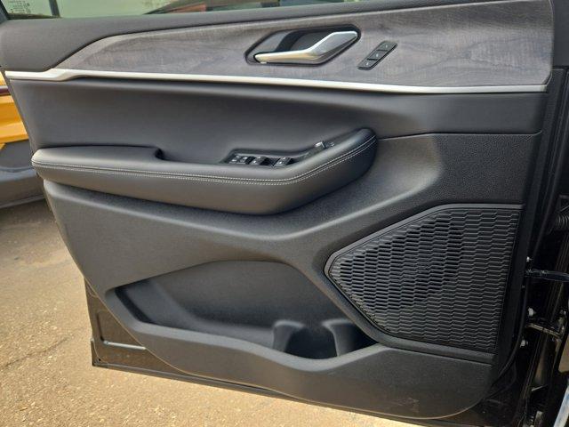 new 2025 Jeep Grand Cherokee L car, priced at $50,578