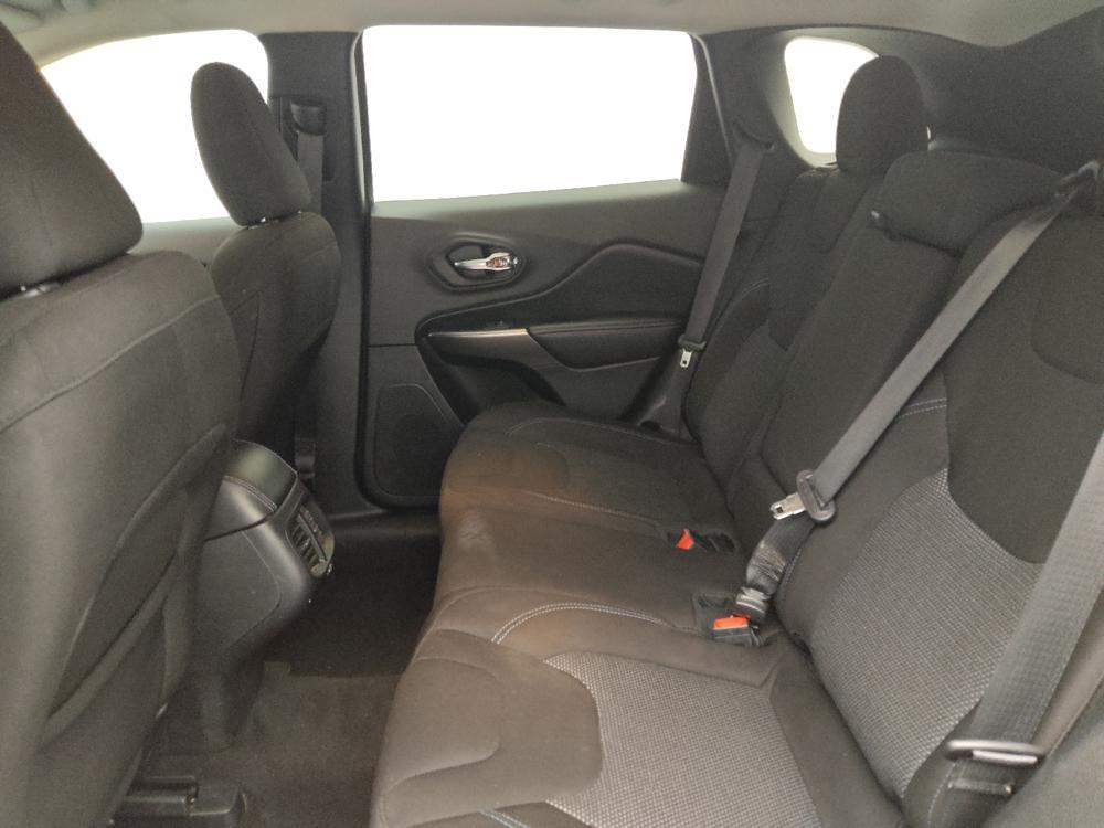 used 2020 Jeep Cherokee car, priced at $19,595