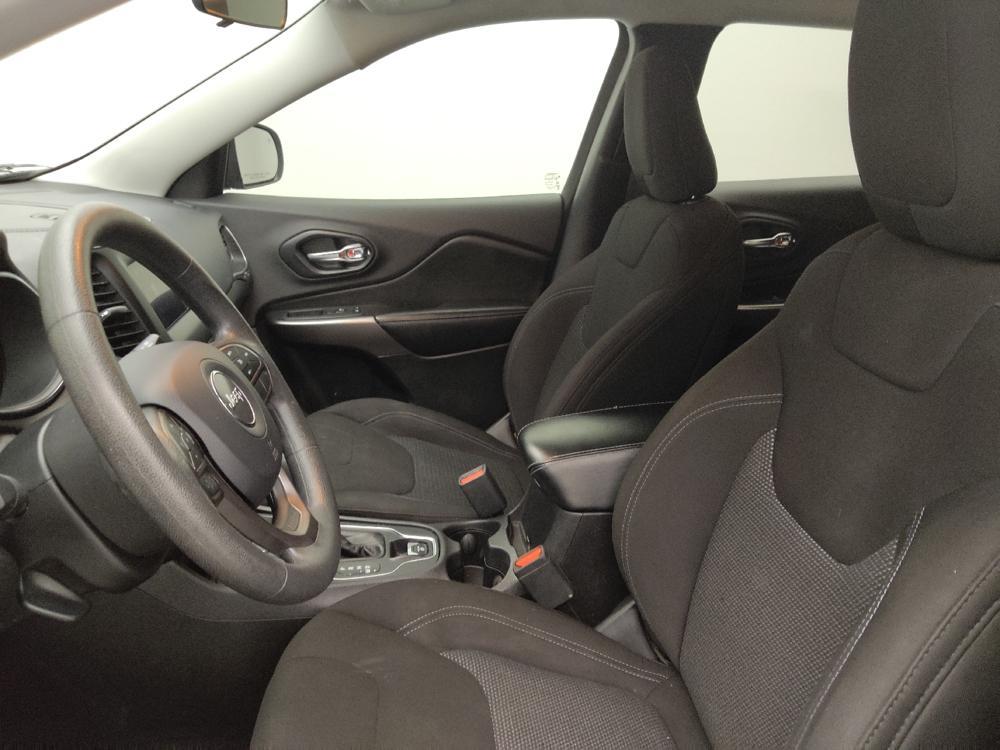 used 2020 Jeep Cherokee car, priced at $19,595