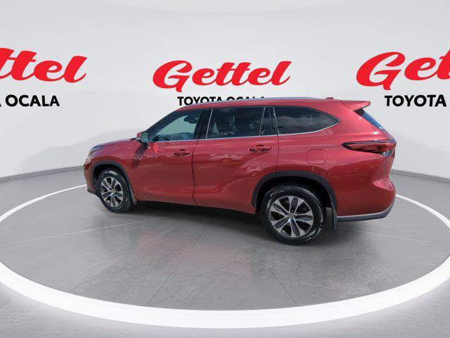 used 2021 Toyota Highlander car, priced at $29,881