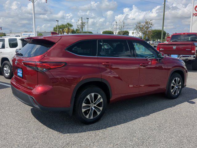 used 2021 Toyota Highlander car, priced at $29,881