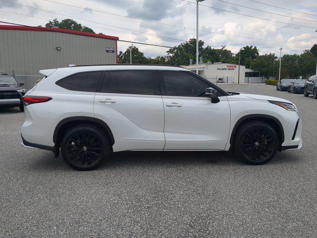 used 2023 Toyota Highlander car, priced at $37,881