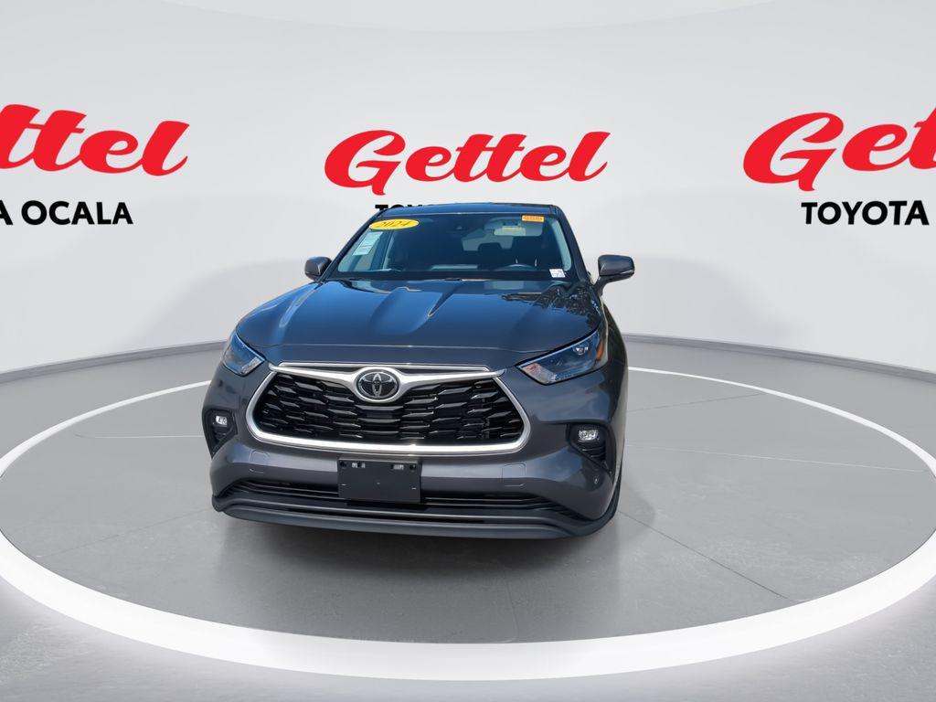 used 2024 Toyota Highlander car, priced at $32,984