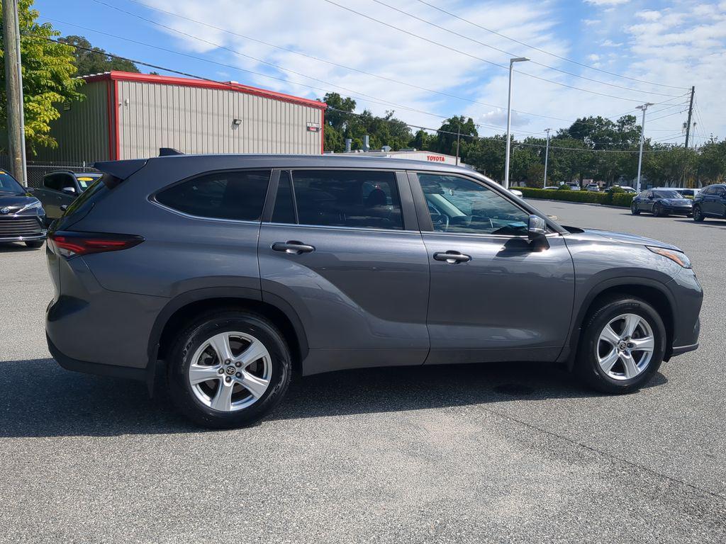 used 2024 Toyota Highlander car, priced at $32,984