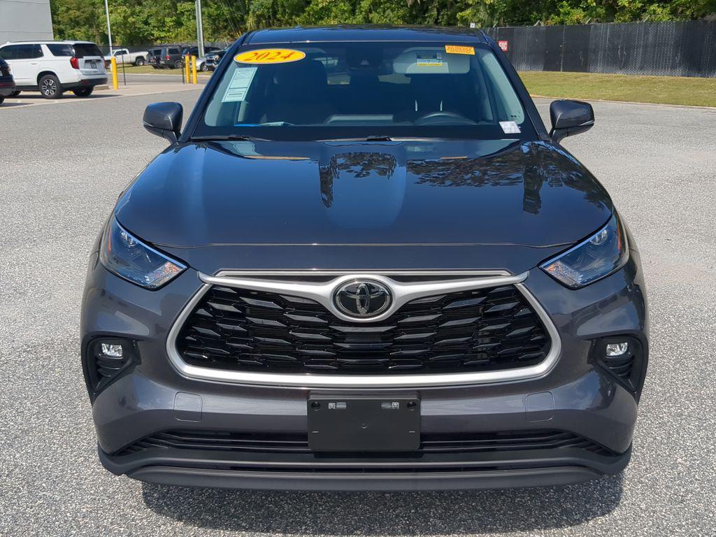 used 2024 Toyota Highlander car, priced at $32,984