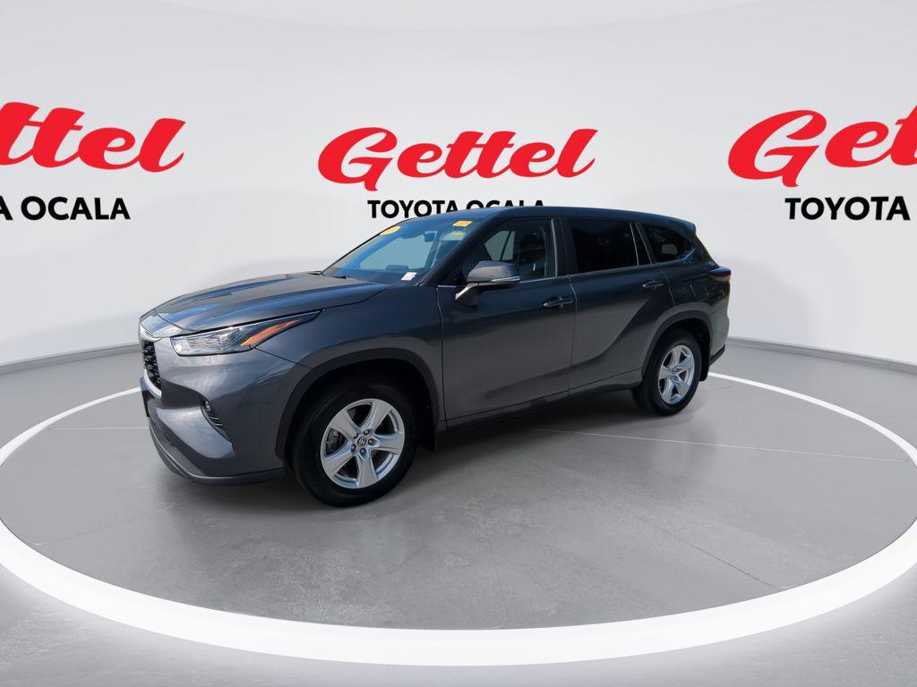 used 2024 Toyota Highlander car, priced at $32,984