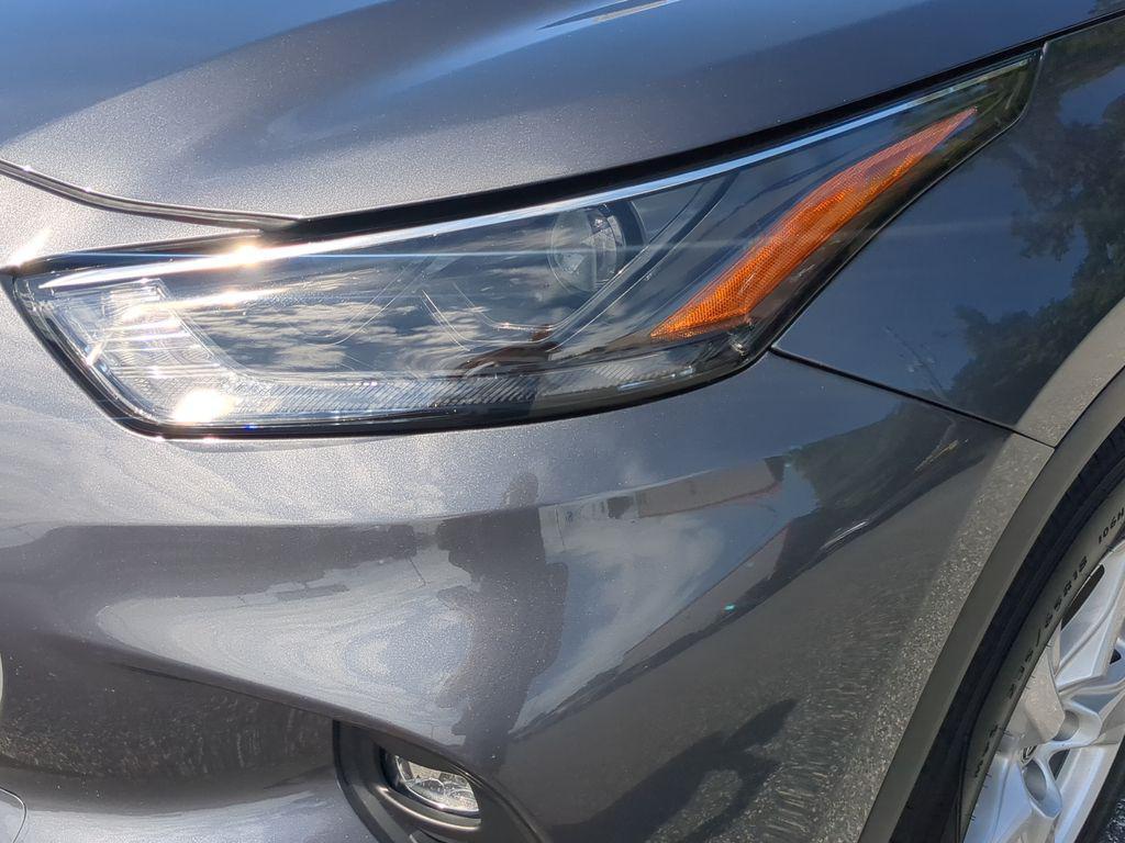 used 2024 Toyota Highlander car, priced at $32,984