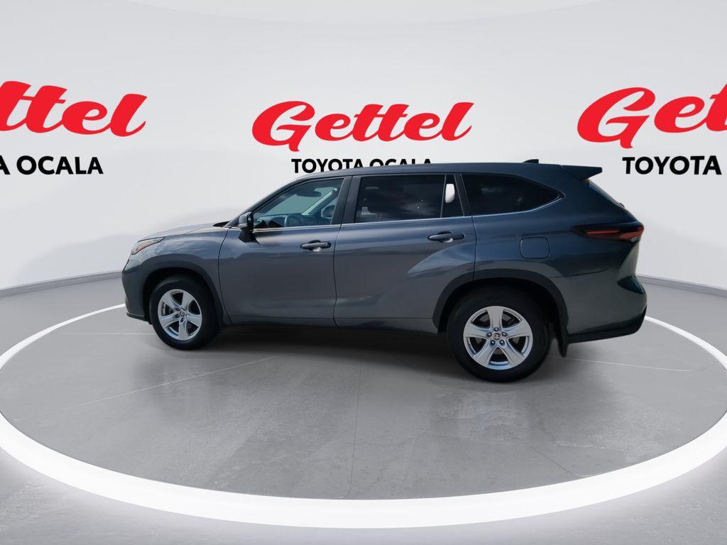 used 2024 Toyota Highlander car, priced at $32,984