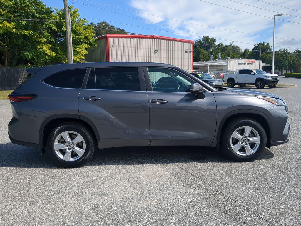 used 2024 Toyota Highlander car, priced at $32,984