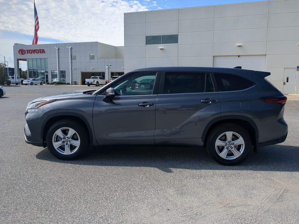 used 2024 Toyota Highlander car, priced at $32,984