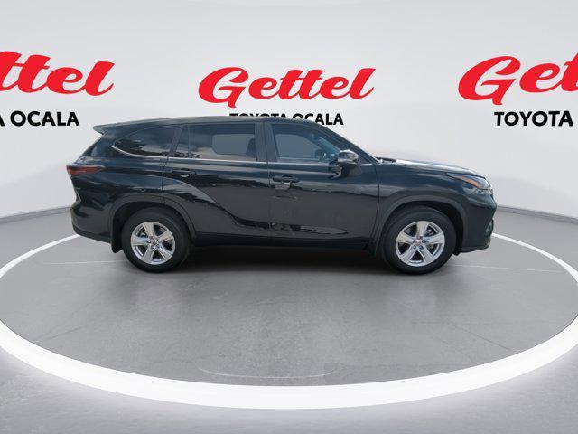 used 2024 Toyota Highlander car