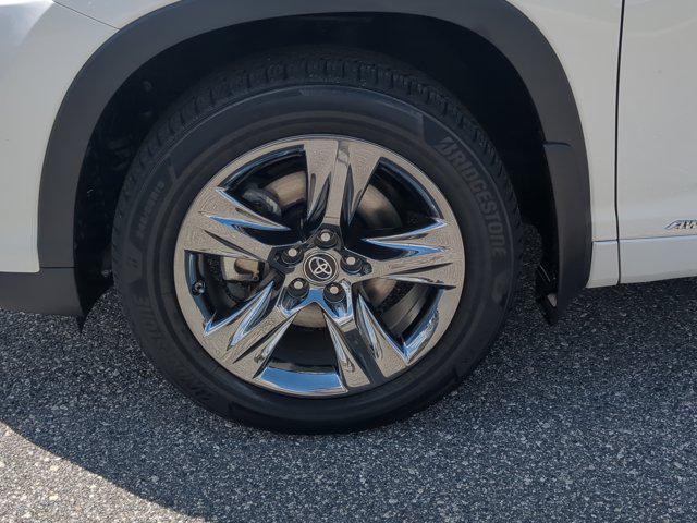 used 2019 Toyota Highlander Hybrid car, priced at $34,982