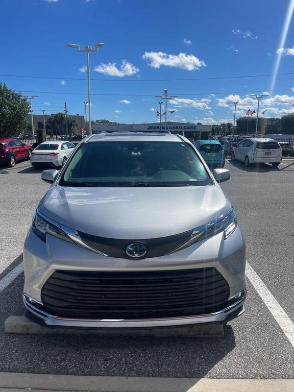 used 2021 Toyota Sienna car, priced at $35,881