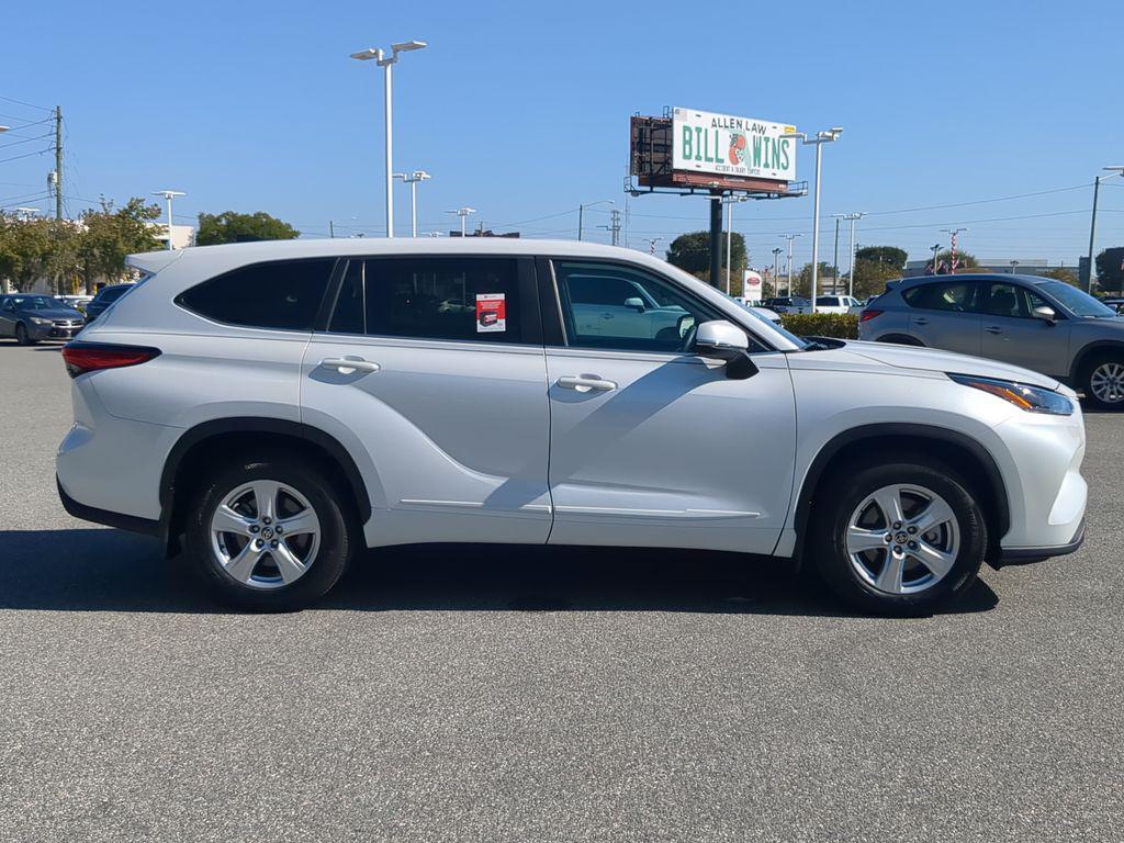 used 2023 Toyota Highlander car, priced at $30,982