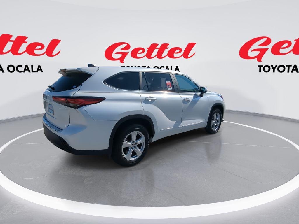 used 2023 Toyota Highlander car, priced at $30,982